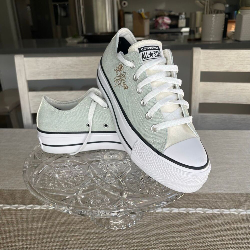 Chuck Taylor All Star platform shoes size 7 embroidered florals edition mint gre